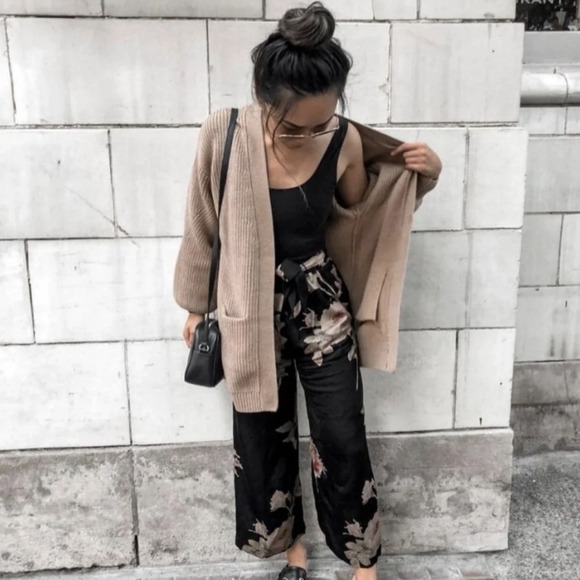 Aritzia Unwind / Rourke 💯 Wool Cardigan - Picture 4 of 12